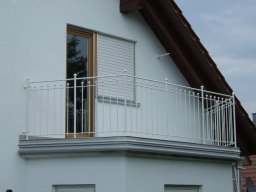 Aussengelaender lackiert-035